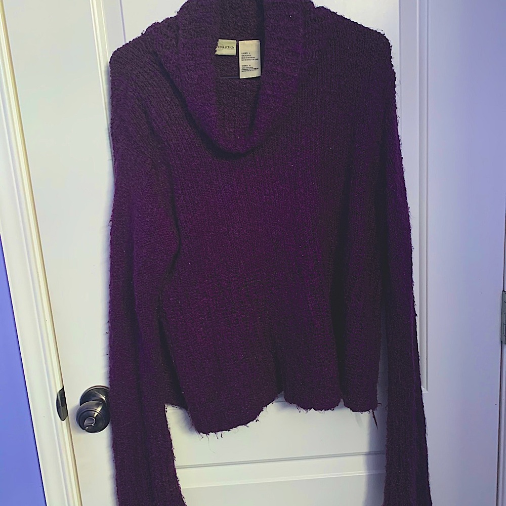 Vintage wool-like fluffy sweater.